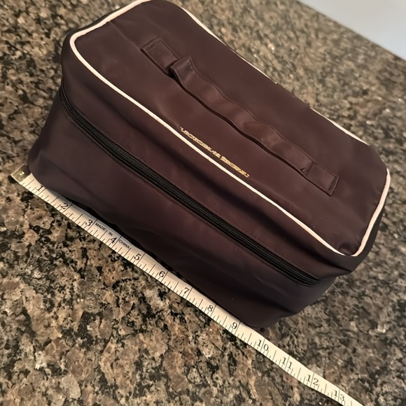 Victoria’s Secret lingerie travel bag - Picture 8 of 13